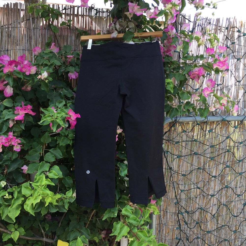 LULULEMON crops size 8